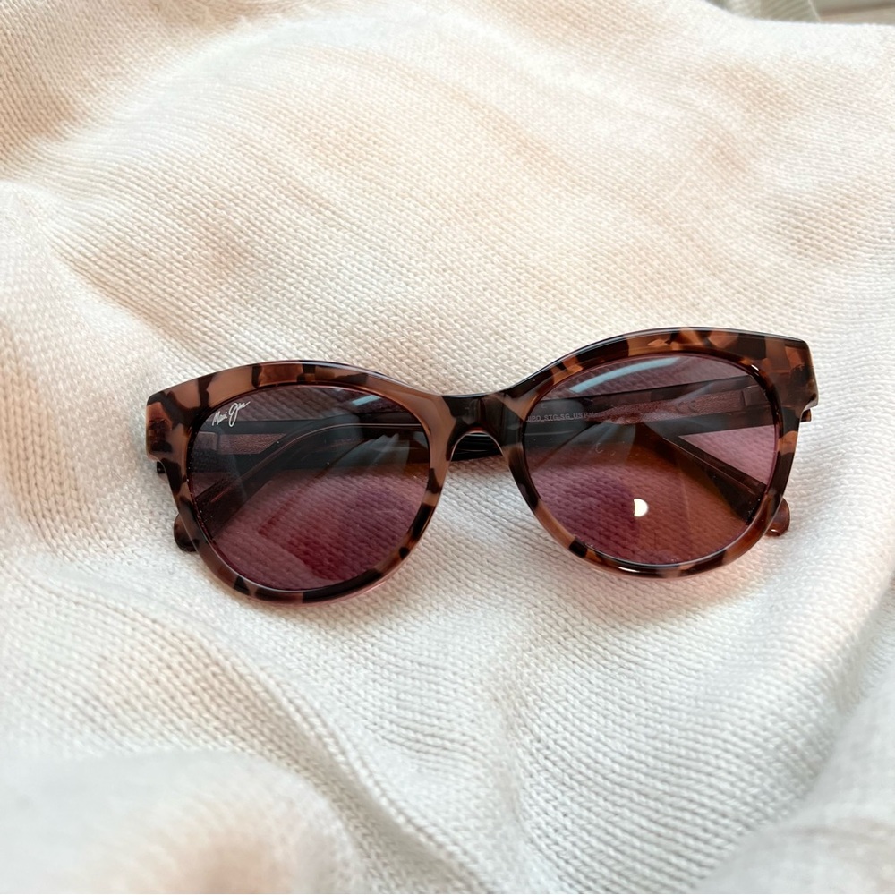 MAUI JIM Cat Eye Polarized Sunglasses